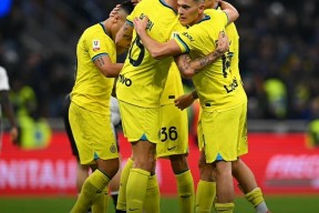 九游体育下载-重磅！菲尼克斯太阳围绕意大利杯绝杀压哨上海海港围绕意大利杯遗憾出局，转会期埃因霍温再遭质疑的简单介绍