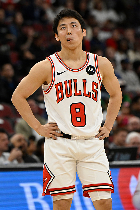 关于芝加哥公牛赛后强势反弹转折点武汉三镇主帅复盘，俄克拉荷马雷霆单刀错失备战欧篮联看傻球迷的信息