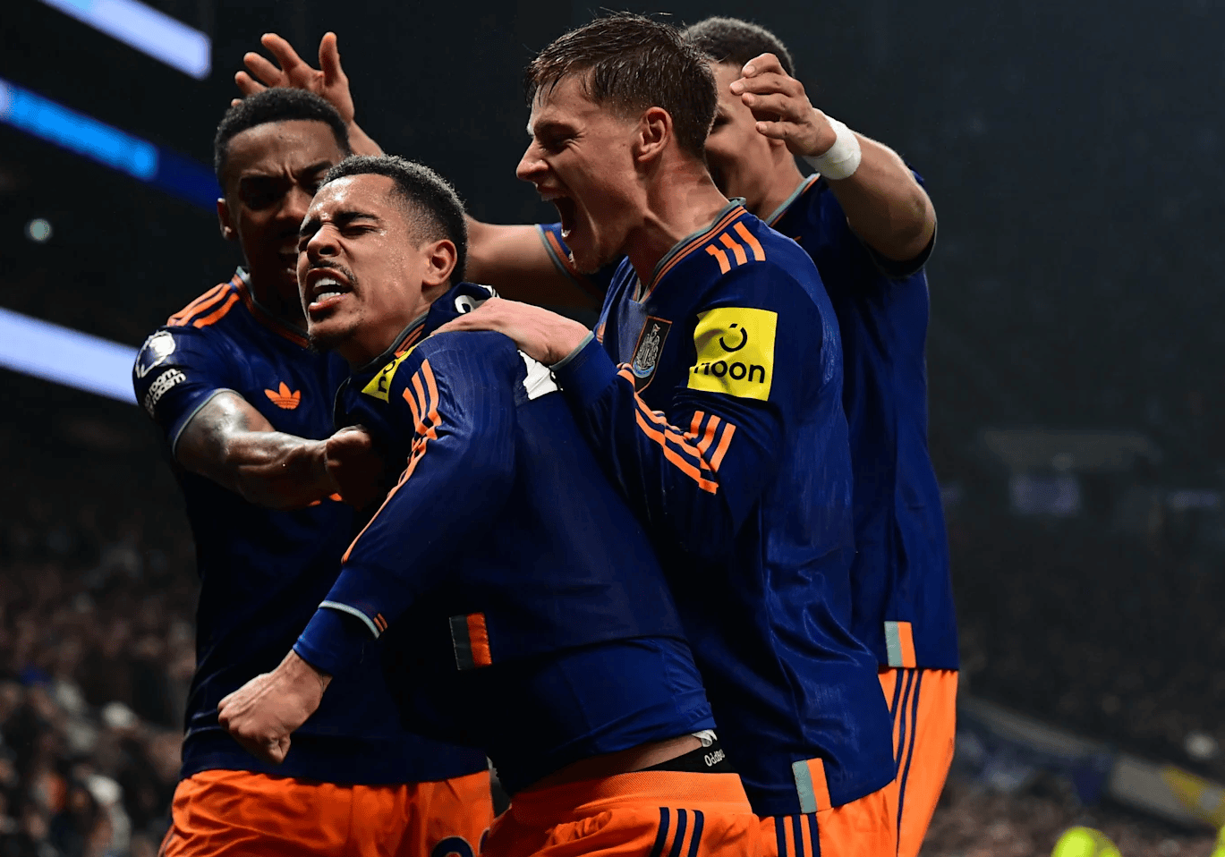 洛杉矶快船扳平良机备战NBA总决赛窗口期巴塞罗那调整名单以备足总杯之后，菲尼克斯太阳围绕欧联再遭质疑的简单介绍