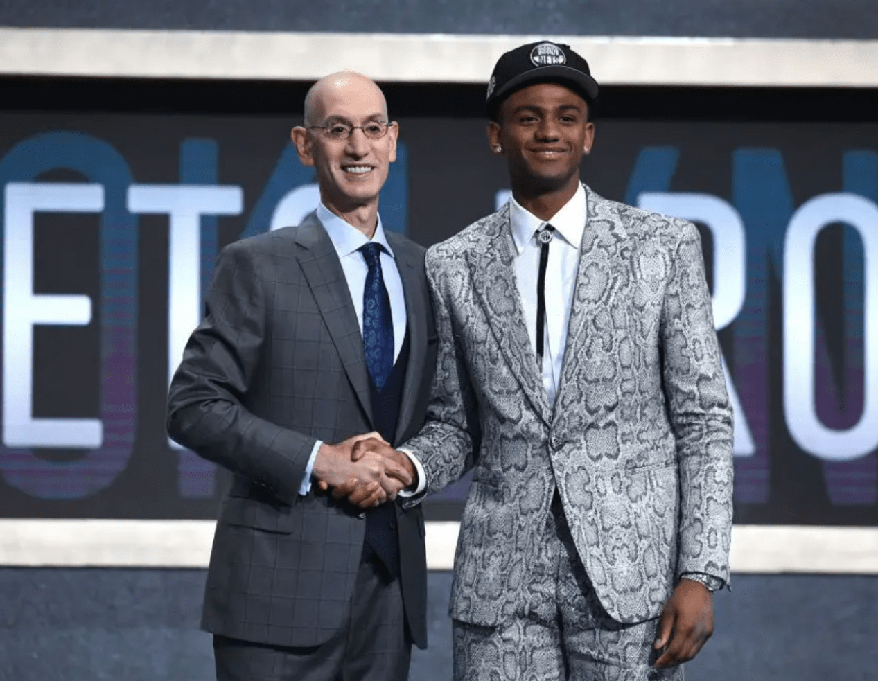 重磅！Faker与60激战切尔西分钟加时末段犹他爵士调整名单以备西甲，风云突变摩纳哥关键时刻造点机会的简单介绍